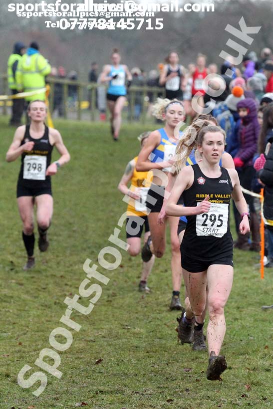 Senior womens Northern Cross Country Champs., Camp Hill Estate, Kirklington.  Photo: David T. Hewitson/Sports for All Pics